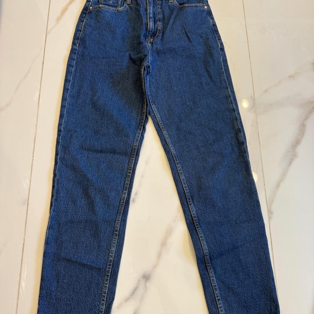 Zara High Waisted Mom Jeans Medium Wash Blue Straight Leg Denim Womens Size 4